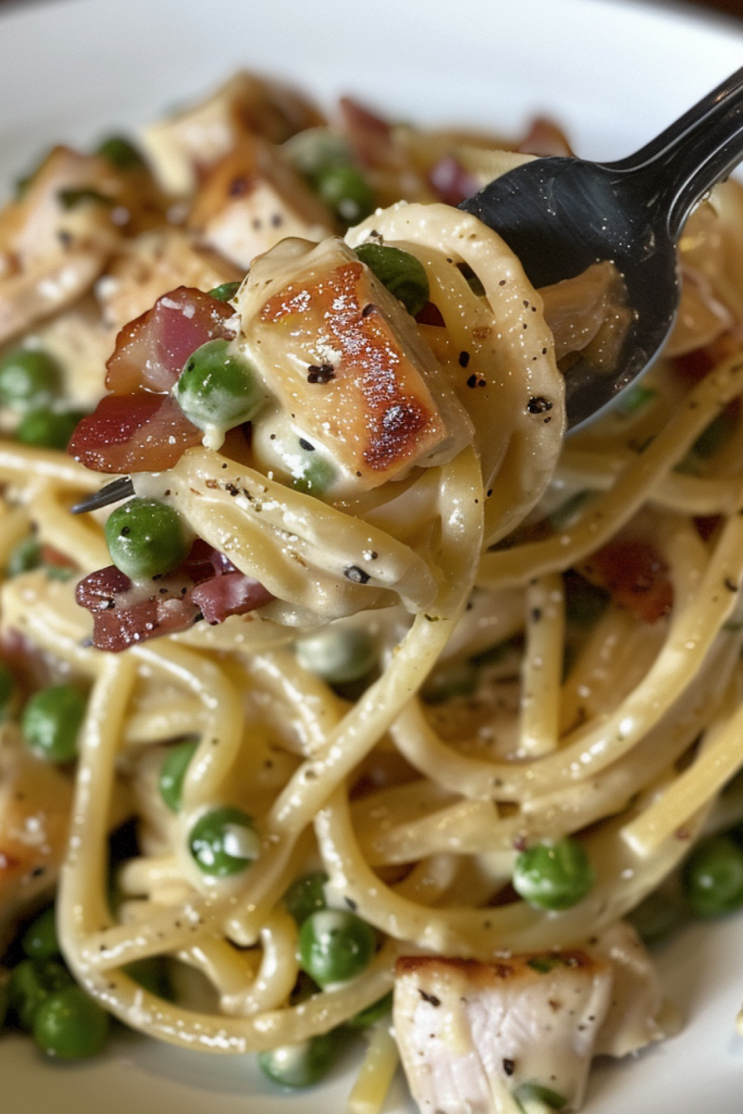 Creamy Chicken Carbonara Pasta: Easy 30-Minute Dinner